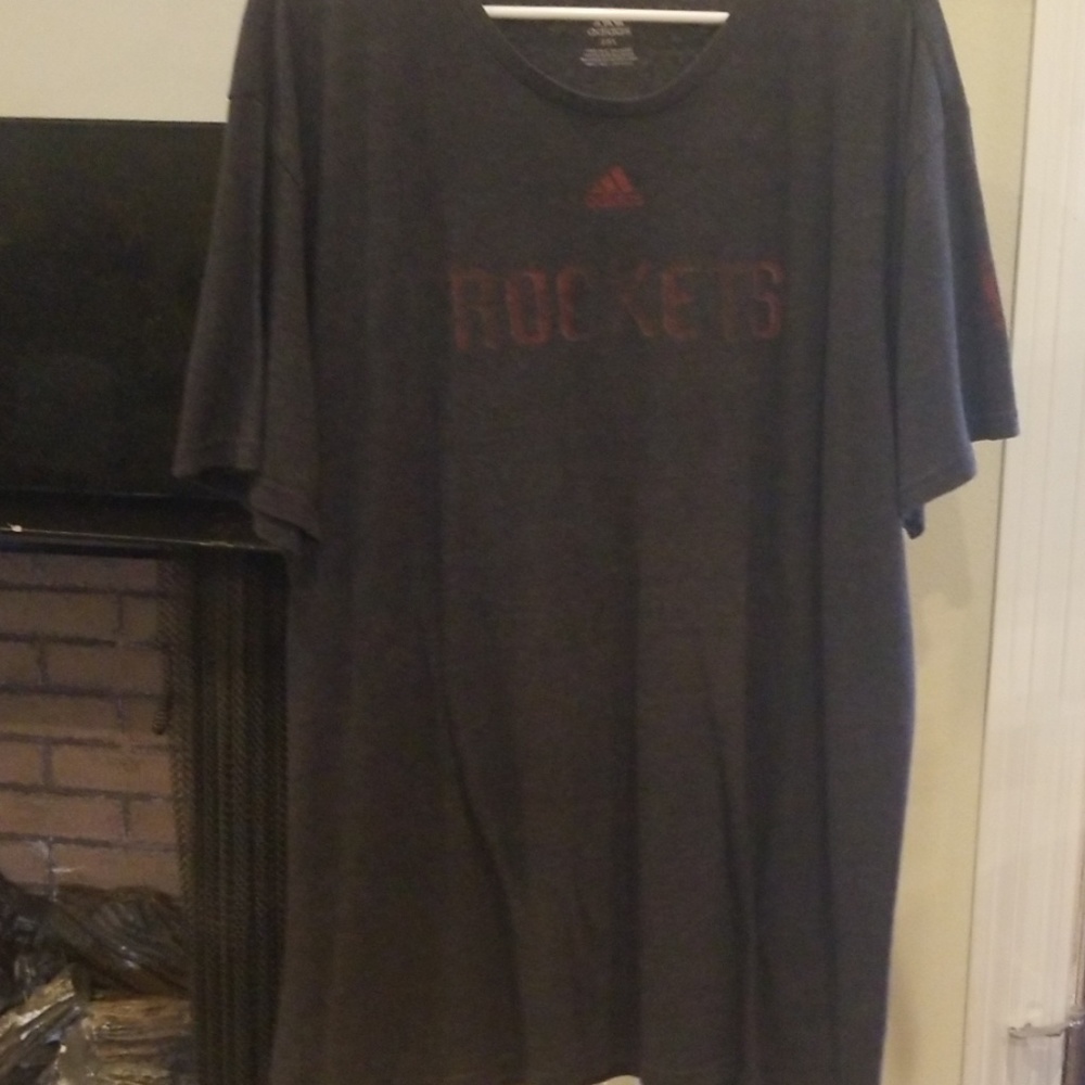 Old navy T-shirt